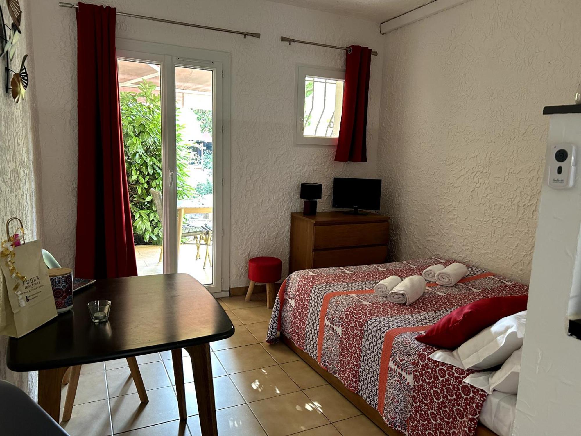 Le Clos Des Arbousiers Linguizzetta Bagian luar foto