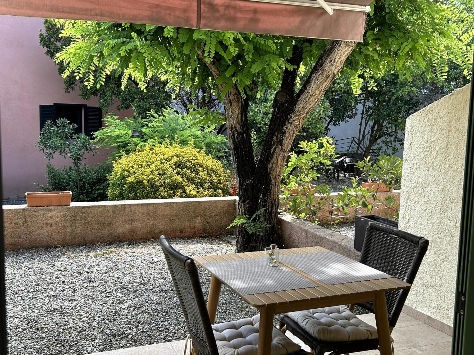 Le Clos Des Arbousiers Linguizzetta Bagian luar foto